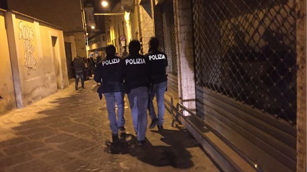 07022018 agenti polizia salerno