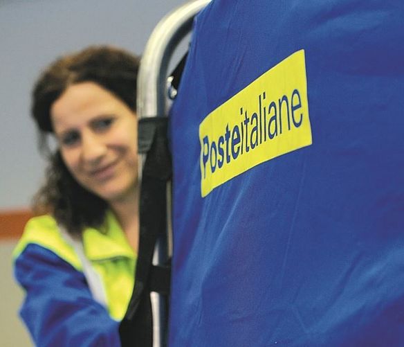 07032017 portalettere donna