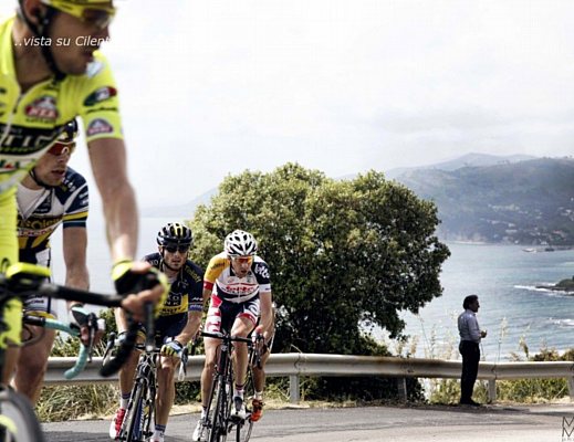 Luigi-Di-Biasi foto - 07052013 Panoramica salitone san mauro gruppo di testa