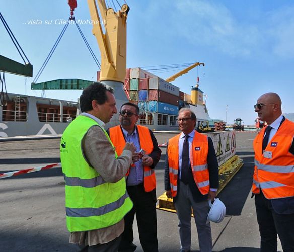 07082017 gru 2 navi porto salerno
