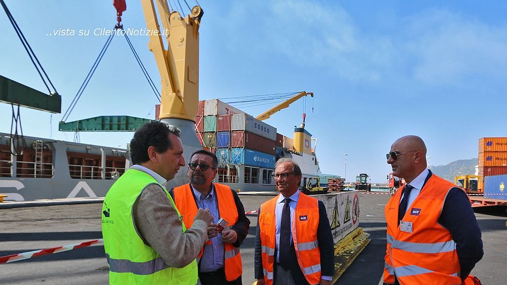 07082017 gru 2 navi porto salerno