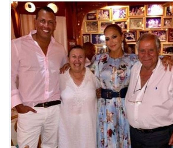 07082018 jennifer lopez a positano