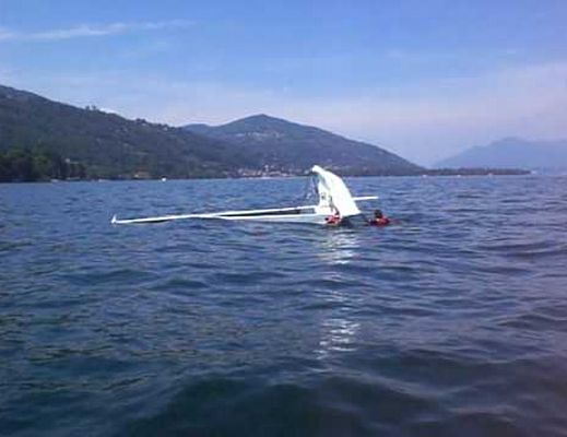 07092015 barca a vela scuffiata