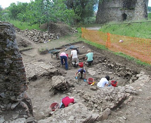 07102014 CAMPO ARCHEOLOGICO DI POLICASTRO BUSSENTINO
