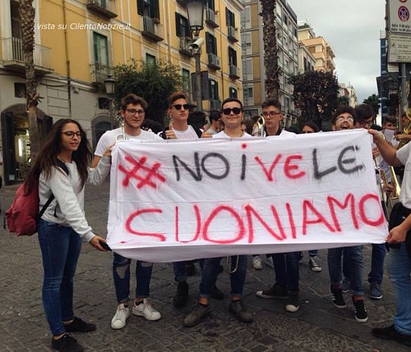 07102017 flashmob licei musicali