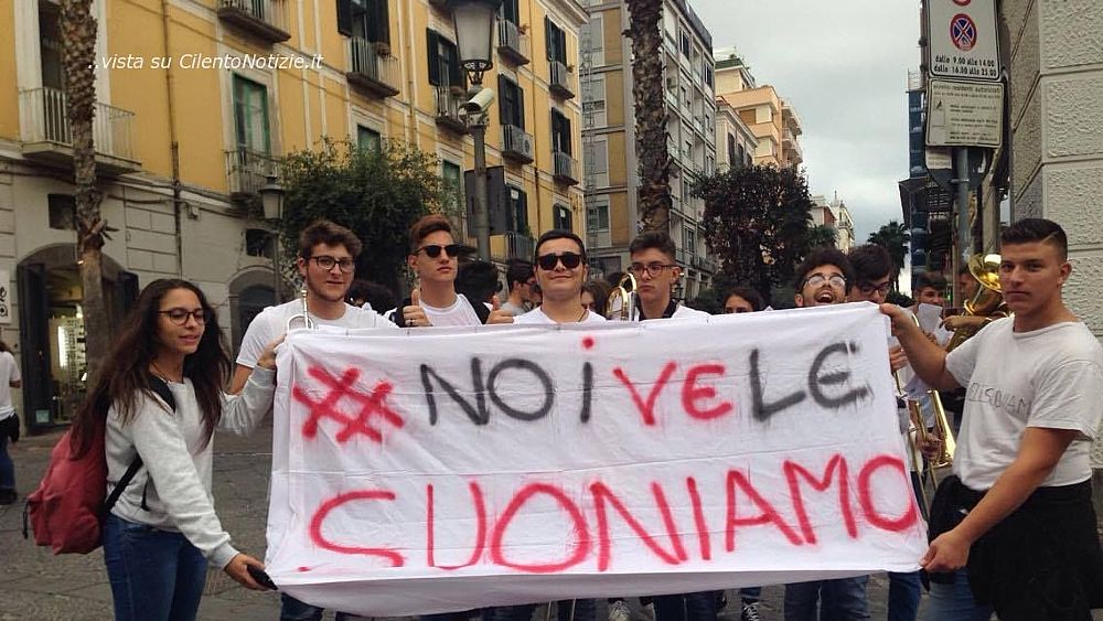 07102017 flashmob licei musicali