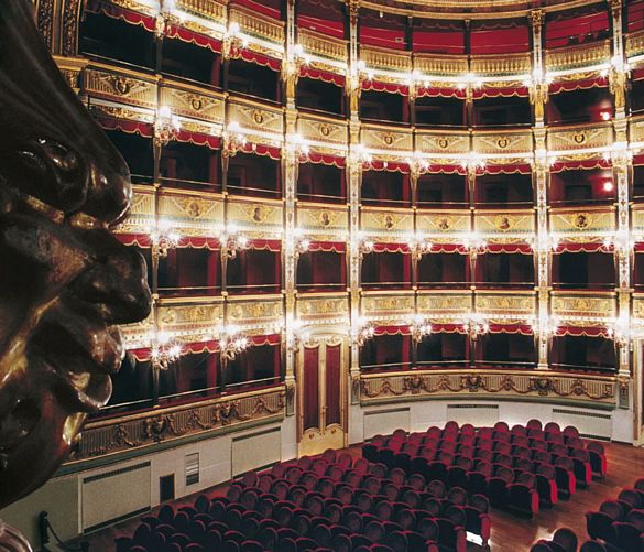 07112018 teatro verdi di salerno