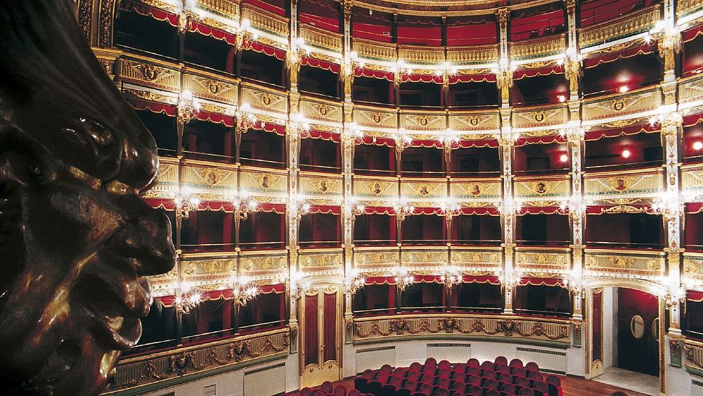 07112018 teatro verdi di salerno
