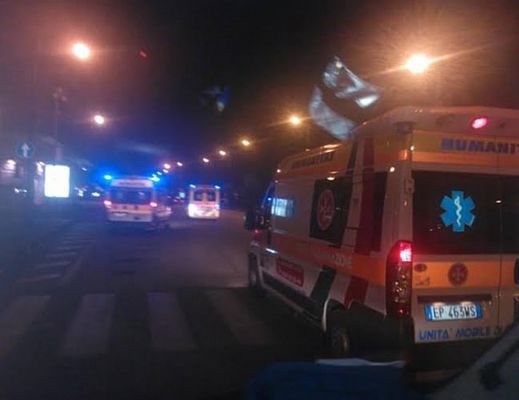 07122013 ambulanza humanitas di notte