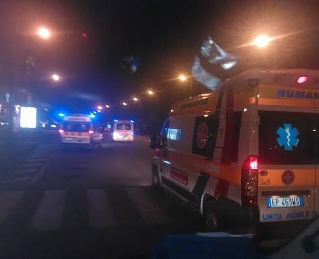 07122013 ambulanza humanitas di notte