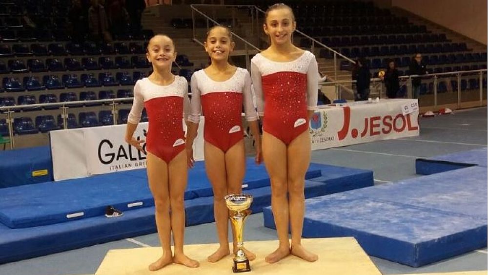 07122016 CAG PODIO FRONT R