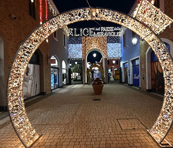 07122022 foto alice nel paese delle meraviglie cilento outlet 
