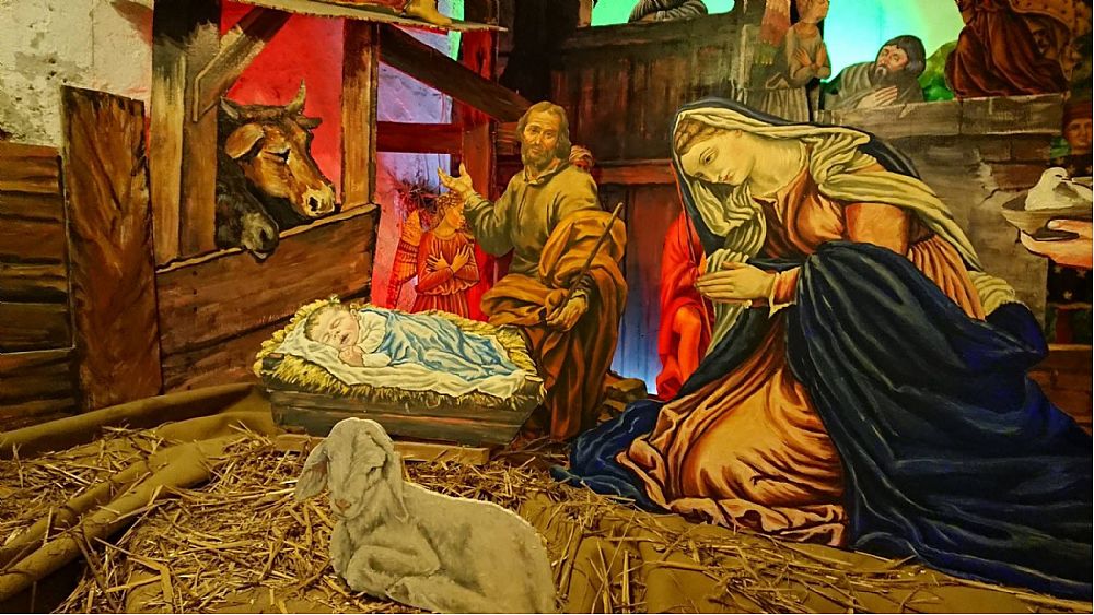 07122022 presepe dipinto palazzo mezzacapo maiori