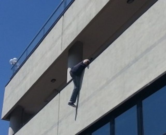 08022014 tentativo suicidio