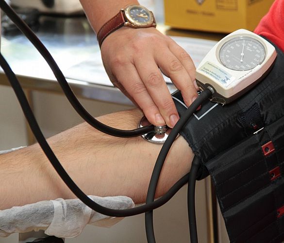 08022017 medico misura pressione
