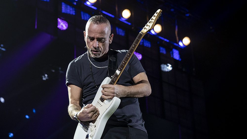 08042023 foto live eros ramazzotti  elenadivincenzo 9770