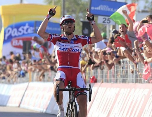 08052013 arrivo al giro d italia ascea 00