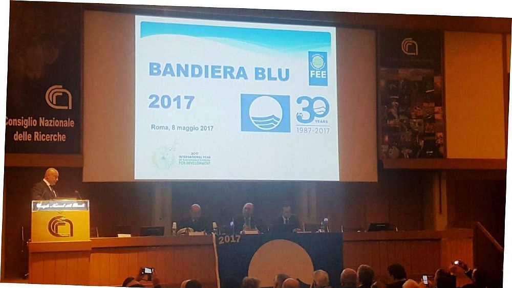 08052017 consegna bandiera blu a roma