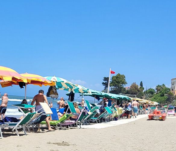 08072024 spiaggia solidale