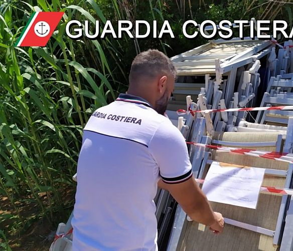 08082019 sequestro ombrelloni guardia costiera
