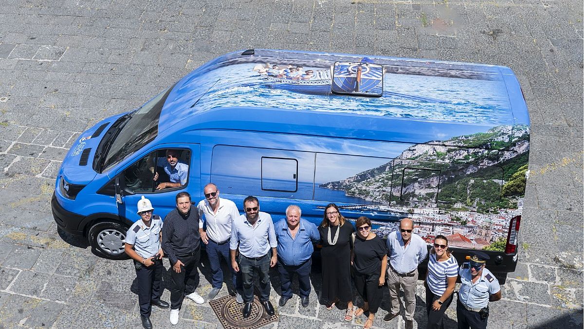 08082024 minibus elettrico amalfi 08082024 minibus elettrico amalfi