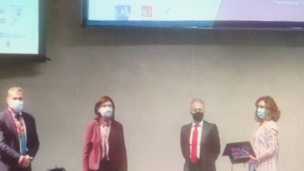 08102020 la soprintendente Casule premiata dal sottosegretario del mibact Orrico