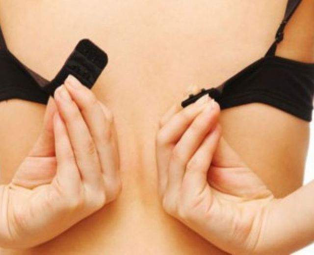 08112013 donne di spalle