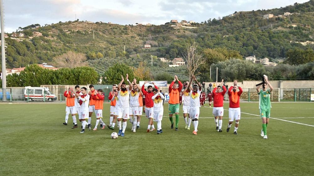 08122019 polisportiva applausi