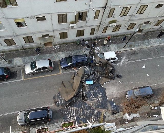 09022015 guaina palazzo maltempo