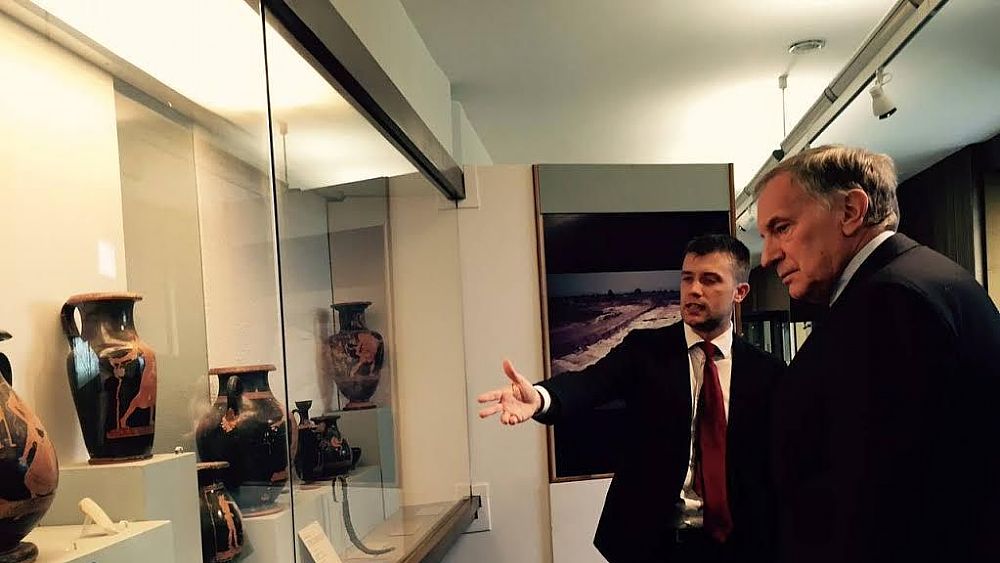 09032016 ambasciatore John Phillips a paestum