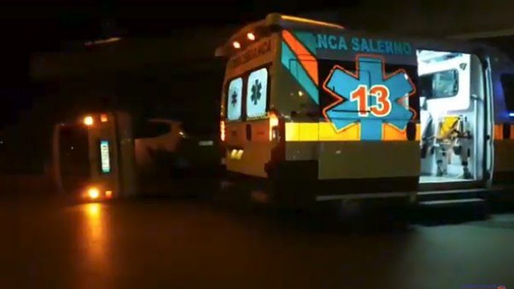 09042018 auto ribaltata