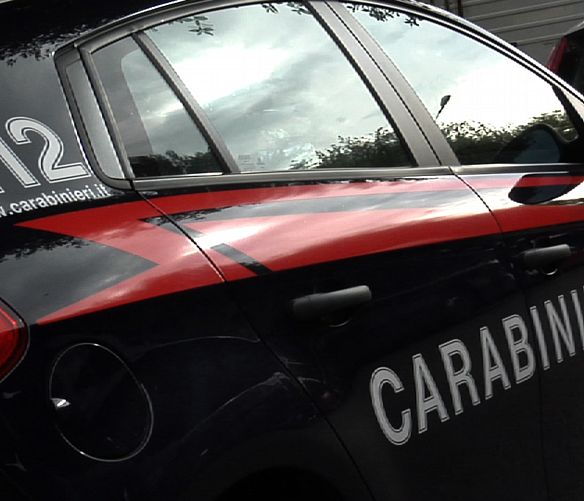 09062016 carabinieri auto