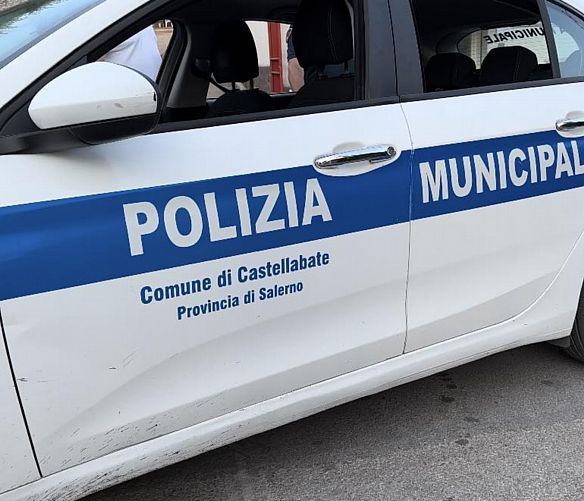 09082024 auto polizia municipale castellabate