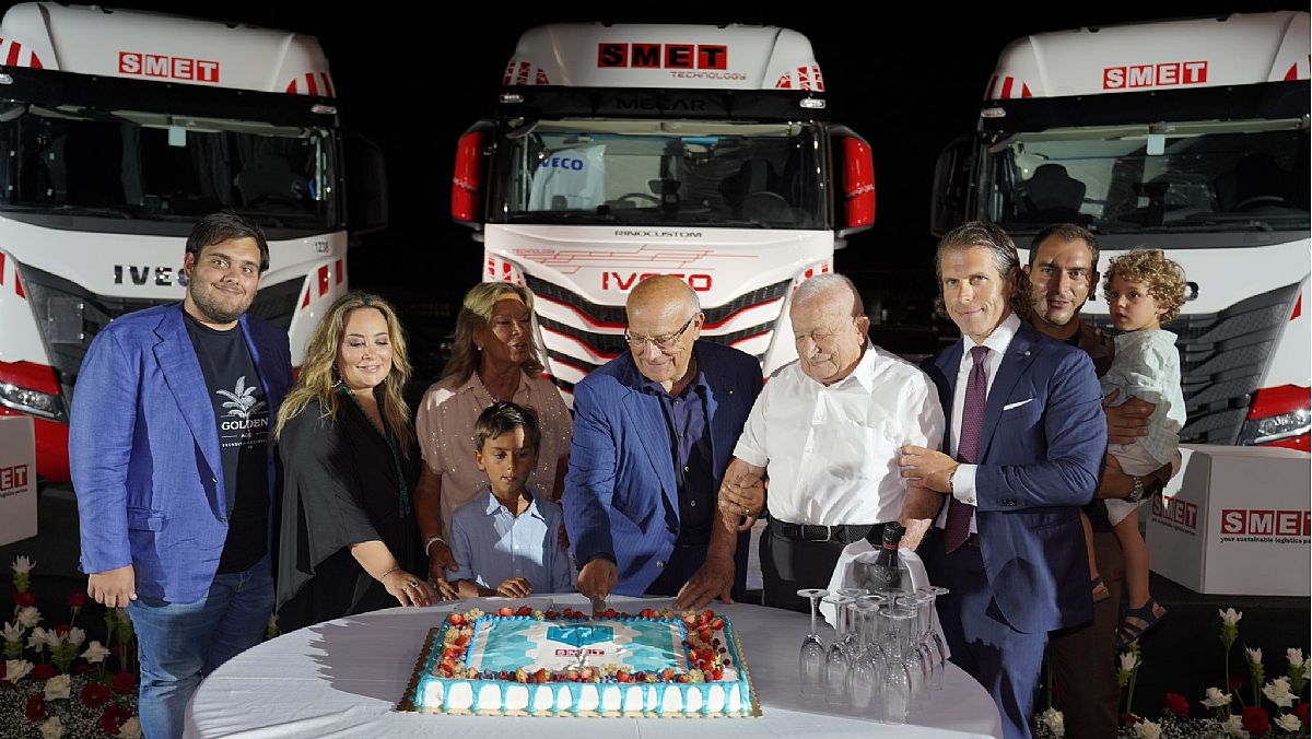 09082024 smet compie 77 anni