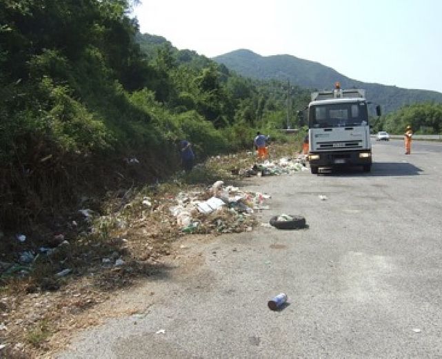 09092013 Bussentina rifiuti 2