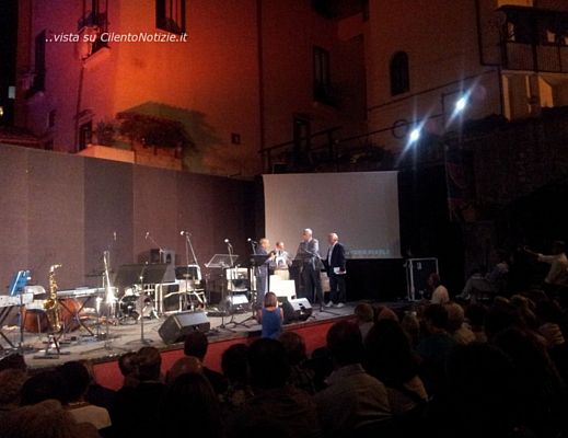 09092013 ORAZIO BOCCIA RICEVE IL PREMIO BARBUTI PERROTTA