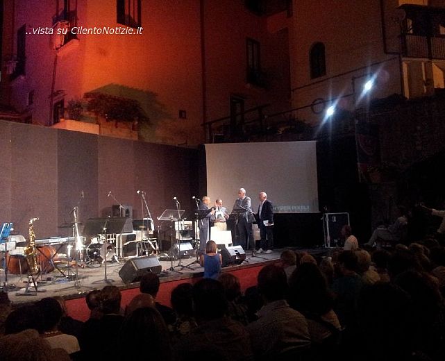 09092013 ORAZIO BOCCIA RICEVE IL PREMIO BARBUTI PERROTTA