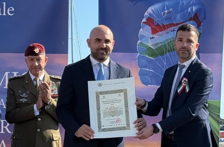 Marina di Camerota Notizie foto - 09112024 premio nassiriya a ferrante.jpg