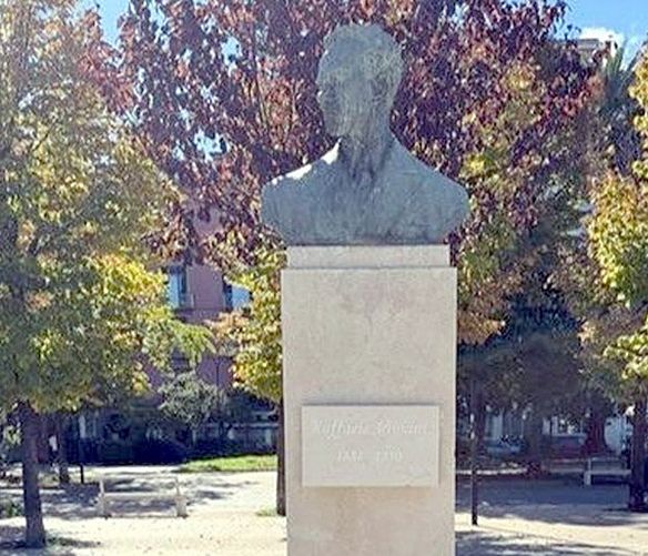 10012026 statua raffaele viviani