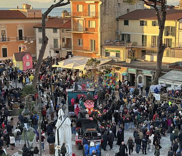 10022026 carnevale in piazza castellabate