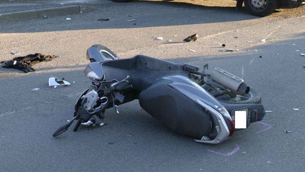 10032016 caduta in motorino