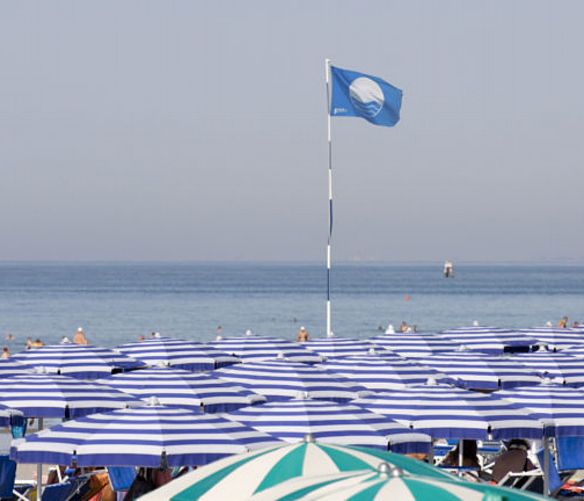 10052022 sventola la bandiera blu