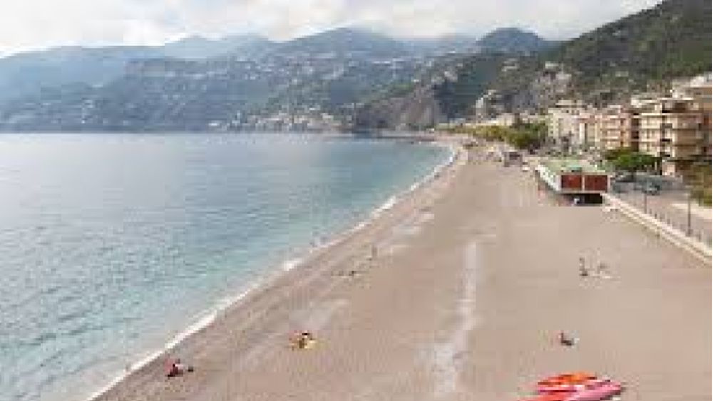 10062020 spiaggia libera salerno