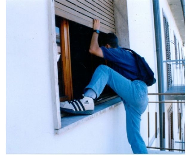 10072013 ladri appartamento