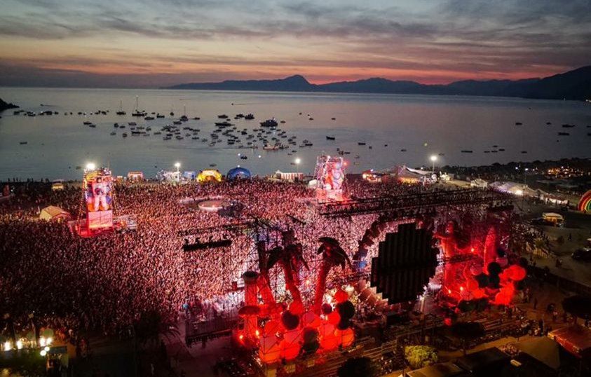 Jovanotti a praia a mare spettacolo