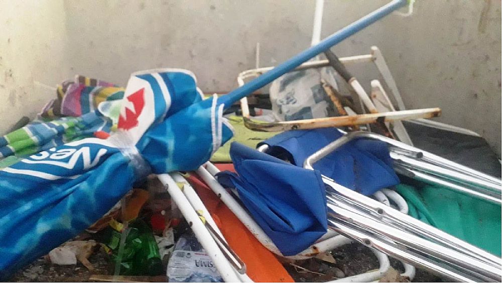 10082019 sequestro ombrelloni spiaggia