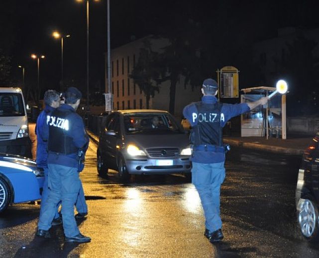 10092013 controlli polizia di notte
