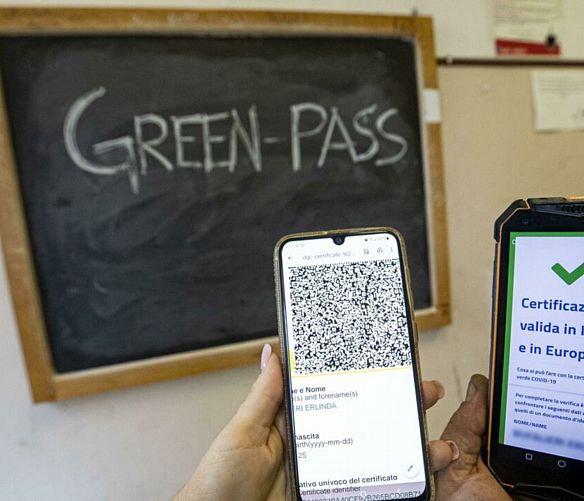 Emilio-La-Greca-Romano foto - 10092021 green pass scuola 2