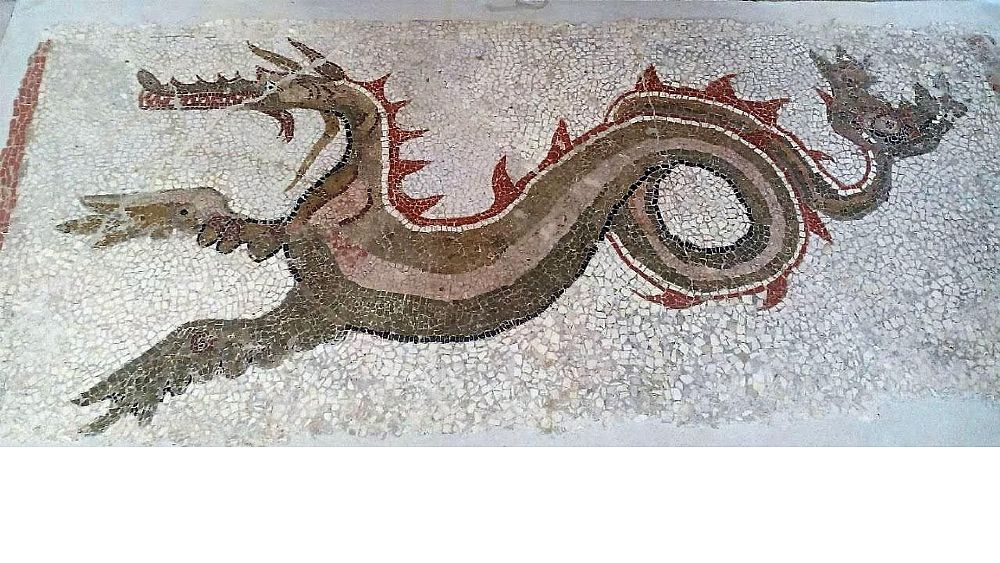 10102016 foto mosaico drago