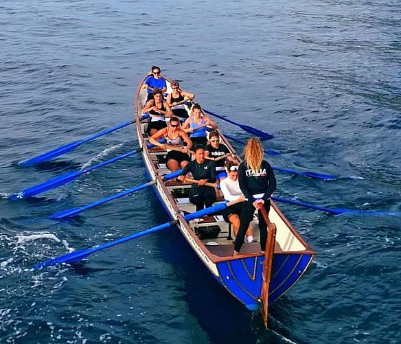 10102024 regata con equipaggio femminile